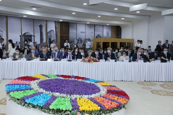 В Бухаре стартовал  Международный форум глобального межпарламентского сотрудничества в реализации Целей устойчивого развития - Sputnik Узбекистан