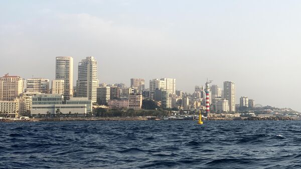 Vid na naberejnuyu Beyruta v rayone mayaka so storoni morya. - Sputnik O‘zbekiston