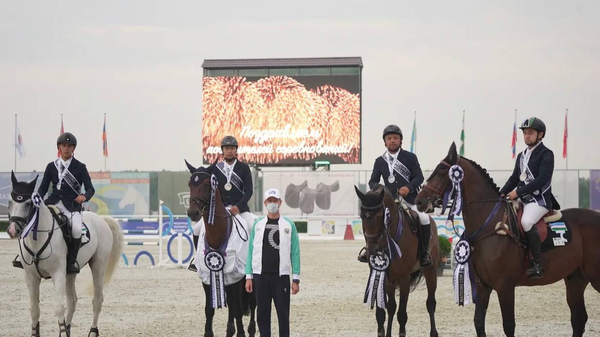 Сборная Узбекистана по конному спорту на Кубке мира в Москве - Sputnik Узбекистан