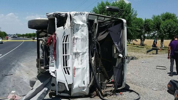 В ДТП под Самаркандом перевернулся пассажирский автобус - Sputnik Узбекистан