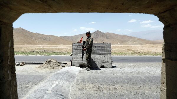 Афганский военный - Sputnik Ўзбекистон