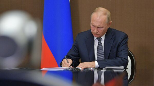 Президент РФ В. Путин - Sputnik Ўзбекистон