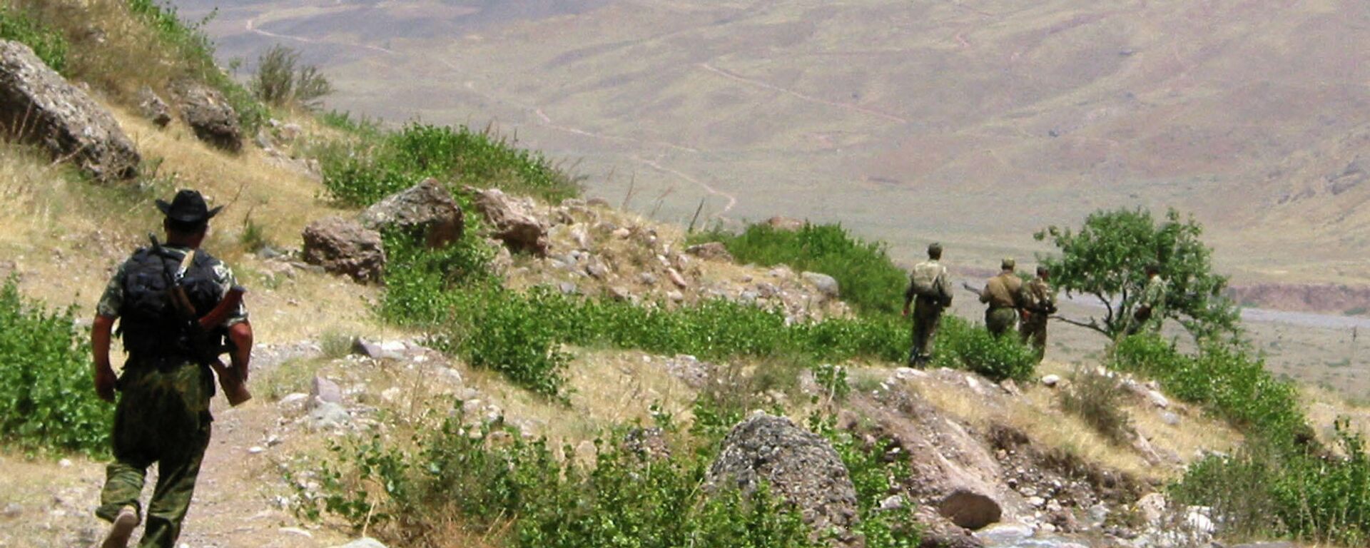 Таджикско-афганская граница  - Sputnik Узбекистан, 1920, 09.09.2021