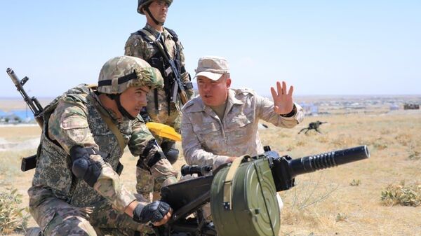 Военные учения Узбекистана и Россия на полигоне Сазаган - Sputnik Узбекистан