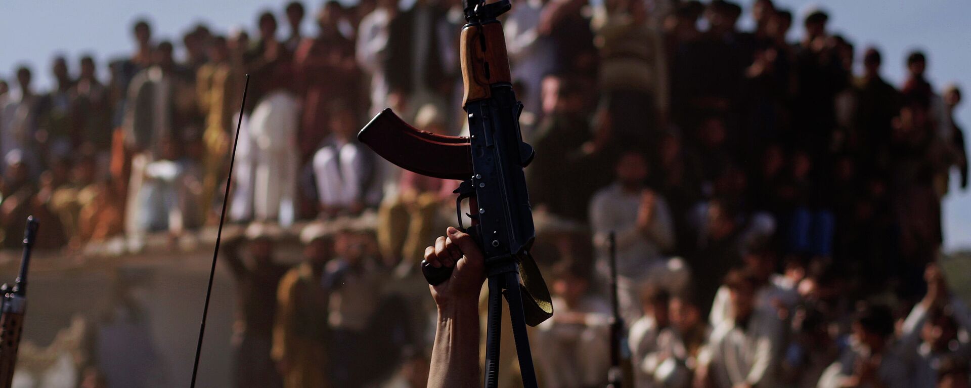 Вооруженные люди в Афганистане - Sputnik Узбекистан, 1920, 16.07.2021
