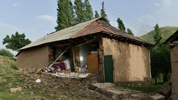 Последствия землетрясения в Лангари Шох - Sputnik Узбекистан