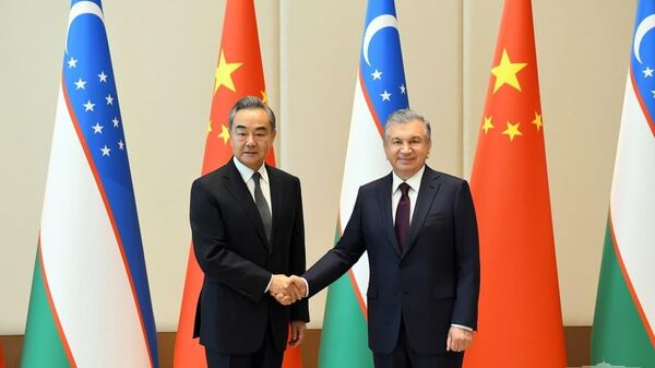 Президент Узбекистана Шавкат Мирзиёев принял члена Государственного совета, министра иностранных дел Китайской Народной Республики Ван И - Sputnik Ўзбекистон