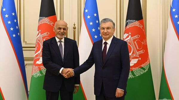 Президент Республики Узбекистан Шавкат Мирзиёев 15 июля встретился с Президентом Исламской Республики Афганистан Ашрафом Гани - Sputnik Ўзбекистон