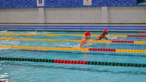 Соревнования по плаванию в Узбекистане - Sputnik Узбекистан