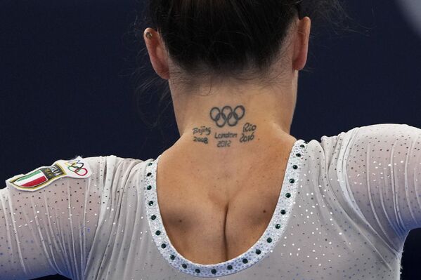 Ванесса Феррари из Италии во время квалификационных соревнований по спортивной гимнастике на Олимпиаде. - Sputnik Узбекистан