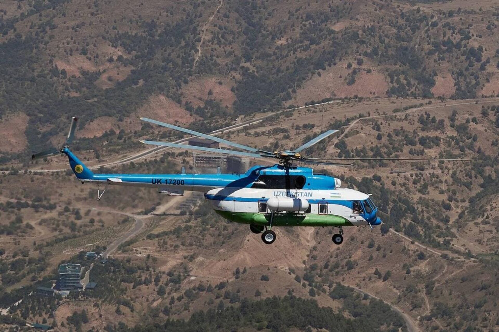 Uzbekistan Helicopters провел презентацию вертолетов Airbus H125 и Ми-8МТВ - Sputnik Узбекистан, 1920, 01.08.2021