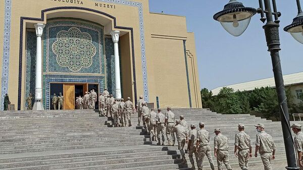 Российские военнослужащие посетили государственные музеи Узбекистана в городе Термез
 - Sputnik Узбекистан