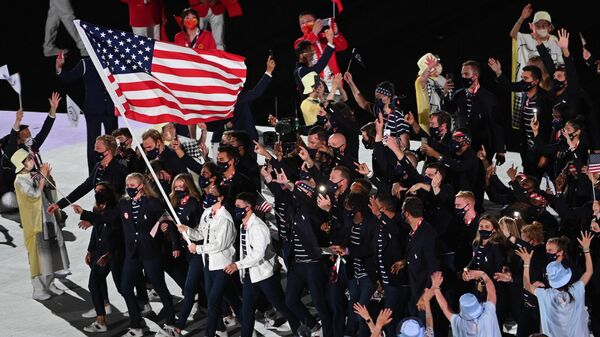Спортсмены сборной США на параде атлетов на церемонии открытия XXXII летних Олимпийских игр в Токио - Sputnik Ўзбекистон