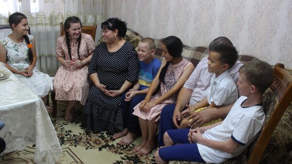 Открытие первого детского дома семейного типа в Ташкенте - Sputnik Узбекистан