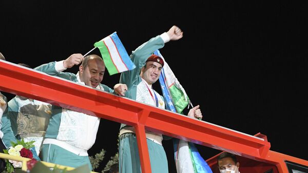 Встреча олимпийской сборной Узбекистана в Ташкенте после Игр в Токио - Sputnik Ўзбекистон