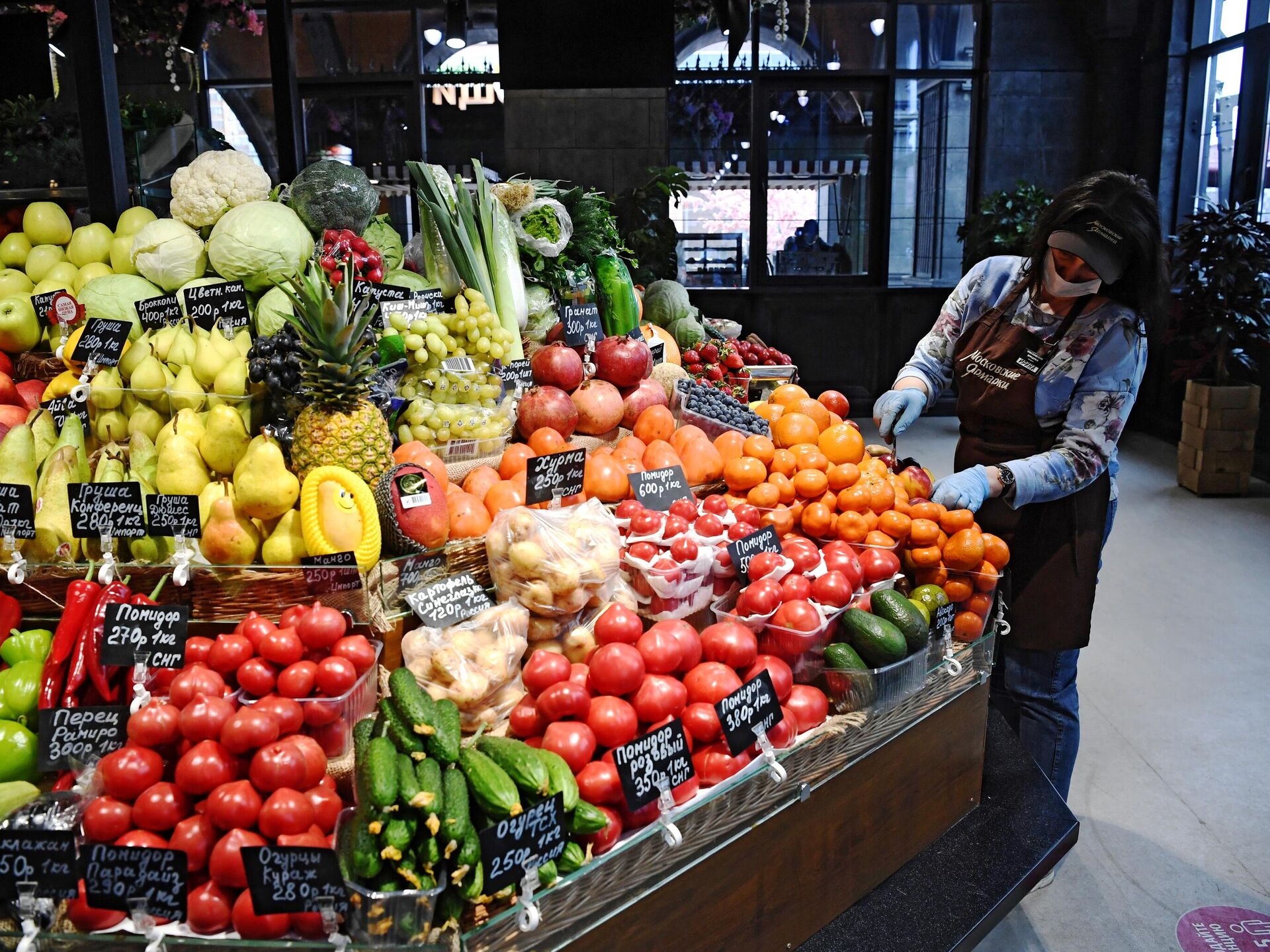Сх рынки. Овощи на рынке. Фрукты на рынке. Оптовые продовольственные рынки. Овощной рынок.