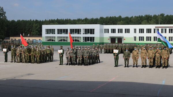 Военные из Узбекистана прибыли в Новосибирск для участие в одном из конкурсов АрМИ-2021 - Sputnik Узбекистан