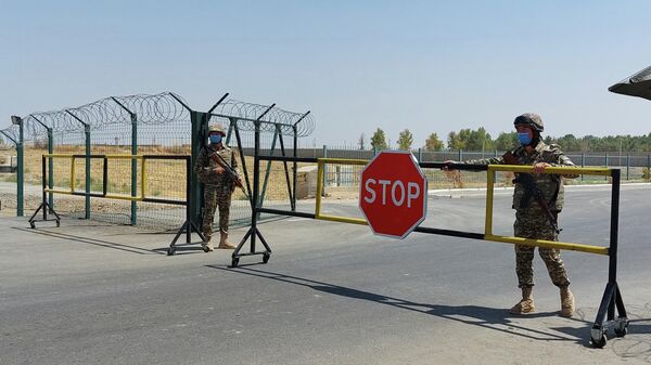 Узбеко-афганская граница в районе Термеза - Sputnik Узбекистан