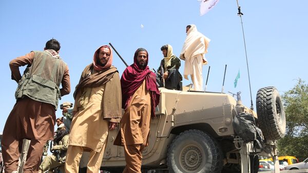Боевики движения Талибан (террористическая организация, запрещена в России) в Кабуле - Sputnik Узбекистан