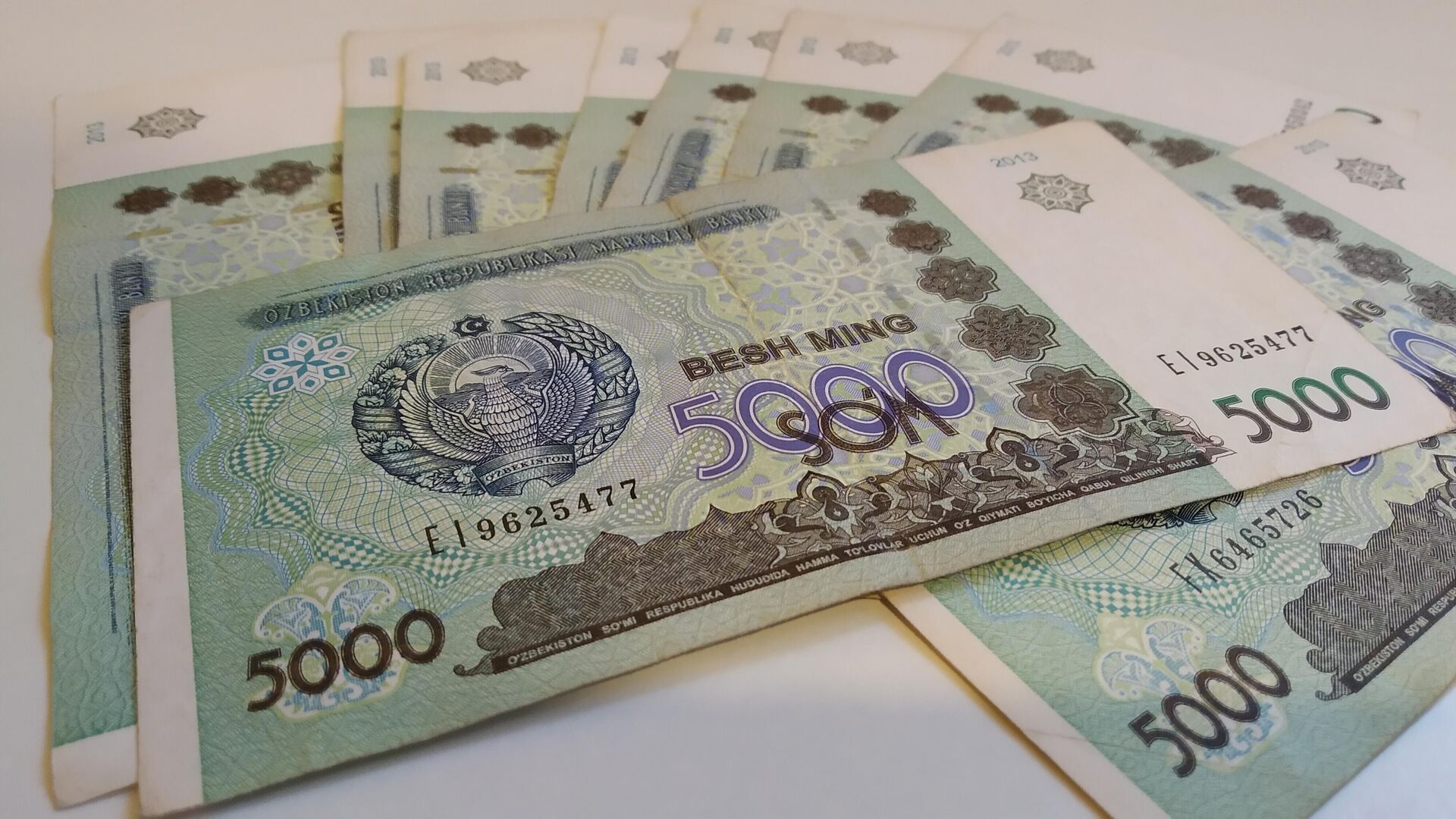 Узбекские деньги, 5000 сумов - Sputnik Узбекистан, 1920, 21.12.2021