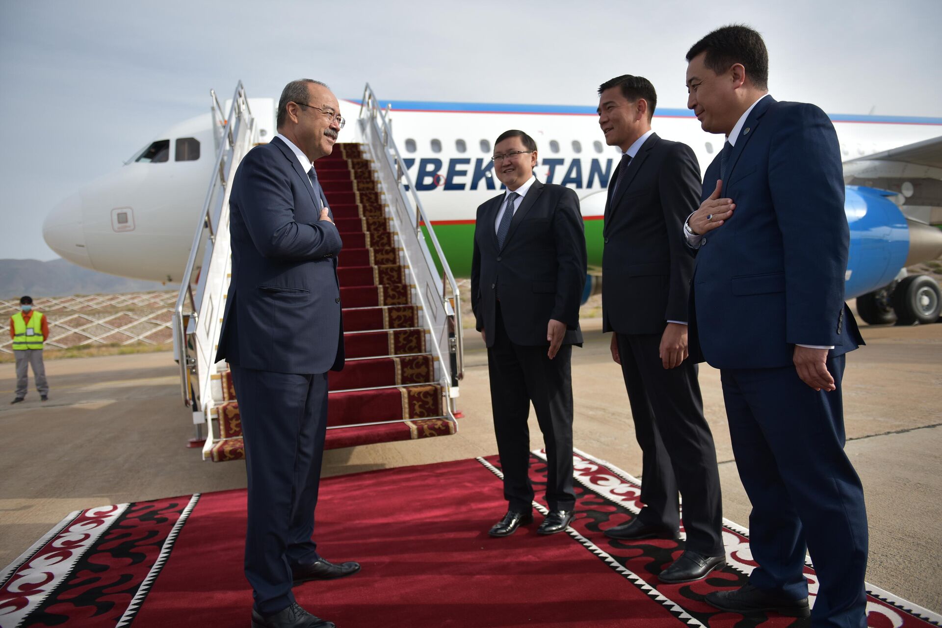 Премьер-министр Узбекистана Абдулла Арипов прибыл в Кыргызстан - Sputnik Узбекистан, 1920, 20.08.2021