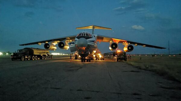 Gruzovoy samolet Il-76MD vo vremya evakuatsii grajdan RF iz Afganistana. - Sputnik O‘zbekiston