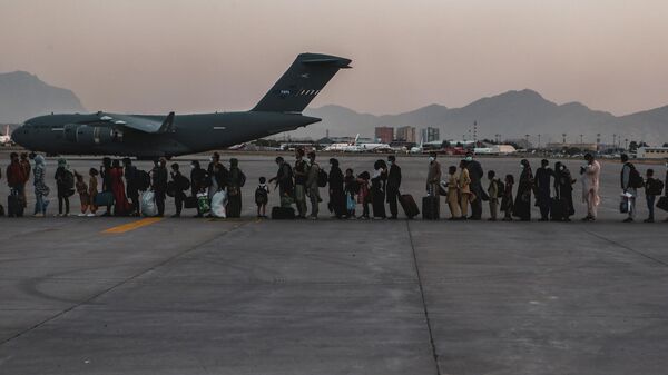 Эвакуация в аэропорту Кабула - Sputnik Ўзбекистон