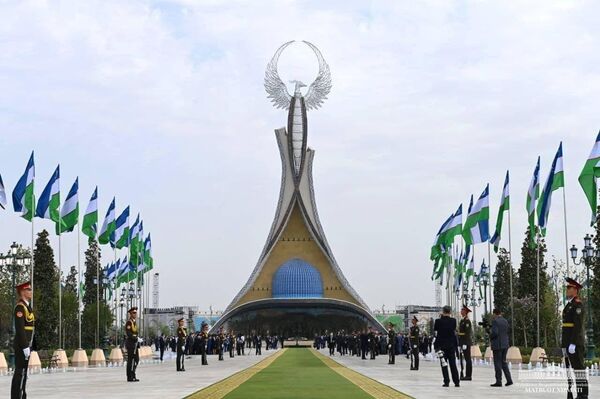 Состоялось торжественное открытие парка Янги Узбекистон и монумента Независимости. - Sputnik Ўзбекистон