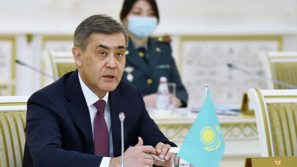 Министр обороны Казахстана Нурлан Ермекбаев - Sputnik Ўзбекистон