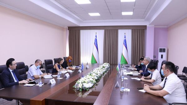 Встреча Государственной комиссии по образованию с послом ЕС Шарлоттой Адриан - Sputnik Узбекистан