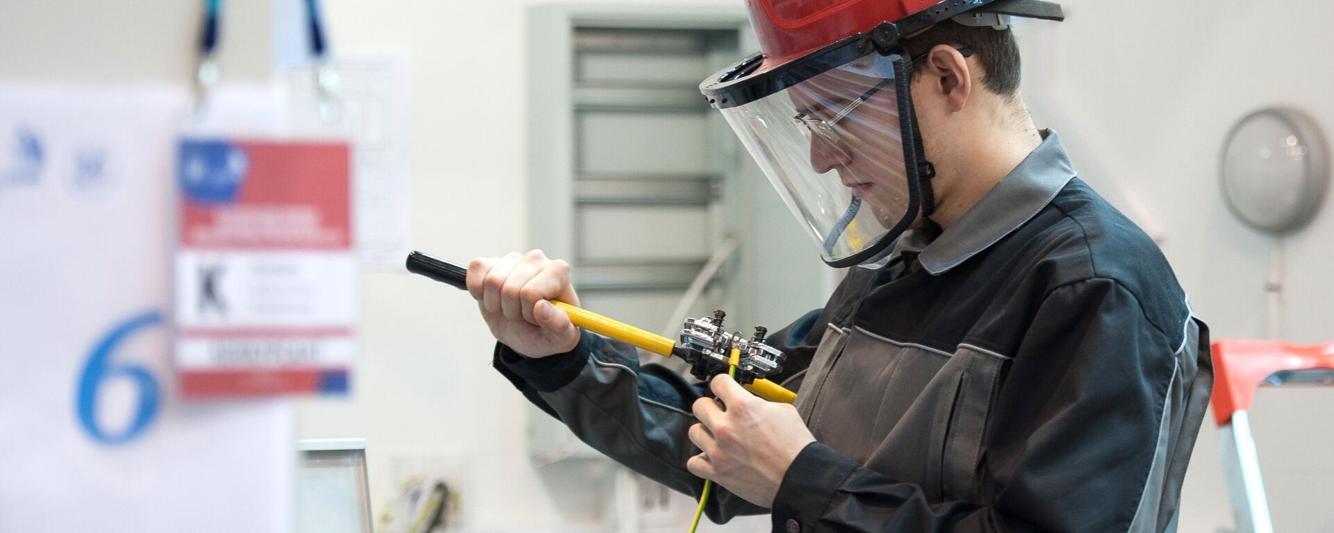 Электрик - Sputnik Ўзбекистон, 1920, 29.10.2025