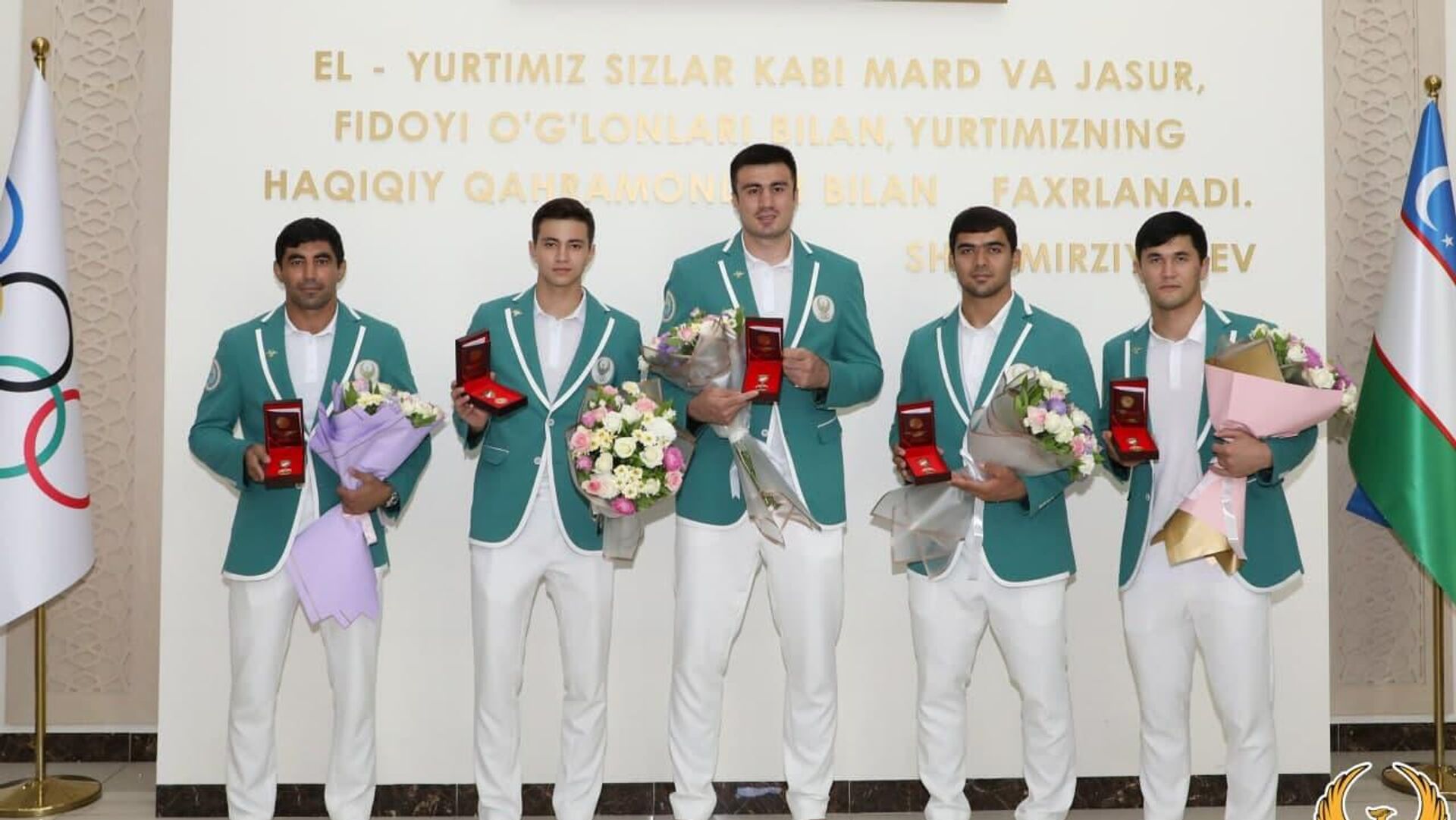 Призеры летних Олимпийских игр в Токио получили памятные медали - Sputnik Узбекистан, 1920, 02.09.2021