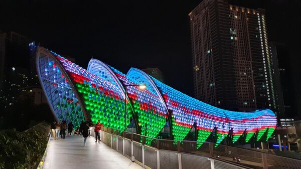Куала-Лумпур преобразился в цвета государственного флага Узбекистана - Sputnik Ўзбекистон
