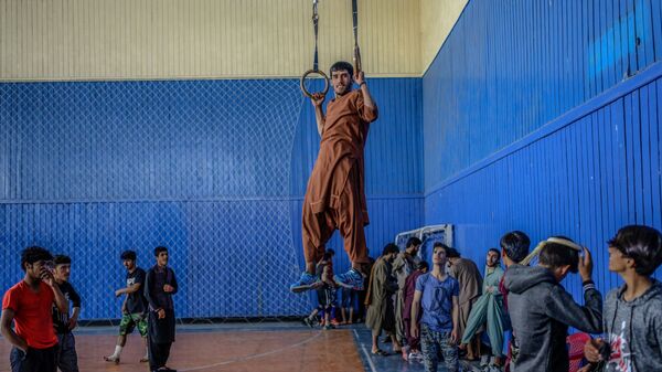 Молодежь в спортзале в Кабуле  - Sputnik Узбекистан