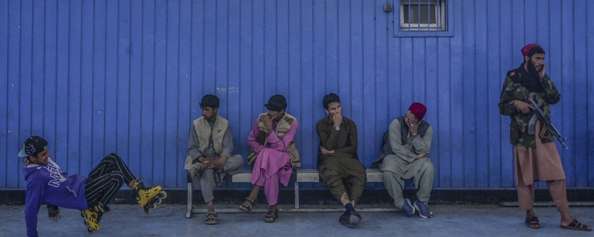 Во время визита директора Талибана по физическому воспитанию и спорту Башира Ахмада Рустамзая в спортзал в Кабуле - Sputnik Ўзбекистон, 1920, 21.09.2021