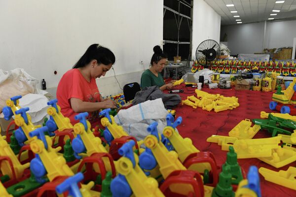 Производство игрушек в Узбекистане (Нэшнл Продекс) - Sputnik Ўзбекистон