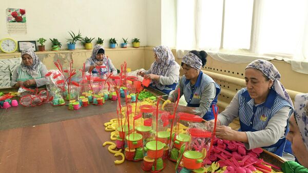 Proizvodstvo igrushek v Uzbekistane (Polimer plastik) - Sputnik O‘zbekiston