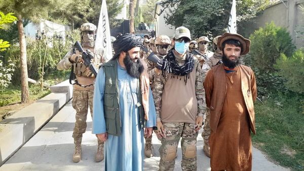 Парад специального отряда талибов под названием Мансури в провинции Бадахшан - Sputnik Узбекистан