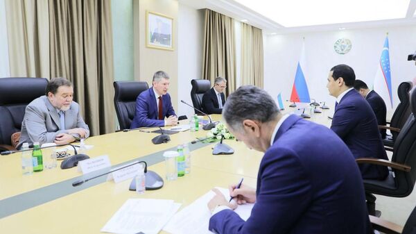 В Ташкенте состоялась встреча сопредседателей Узбекско-Российской Межправительственной комиссии (МПК) по экономическому сотрудничеству - Sputnik Ўзбекистон