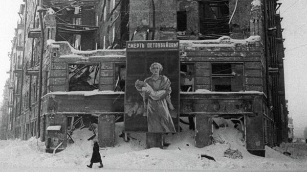 Разрушенный жилой дом на Лиговском проспекте в результате бомбежки Ленинграда. - Sputnik Узбекистан