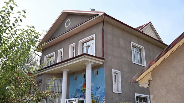 Дом Садыра Жапарова выставят на аукцион:  деньги с продажи уйдут на помощь нуждающимся - Sputnik Узбекистан