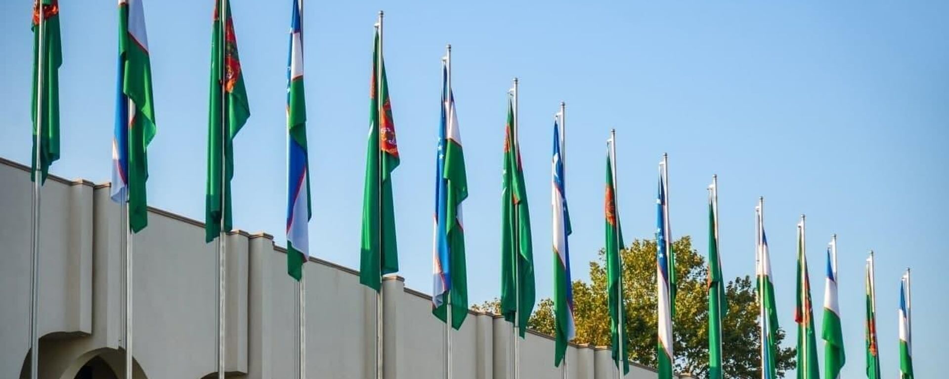Флаги Узбекистана ва Туркменистана - Sputnik Ўзбекистон, 1920, 05.10.2021