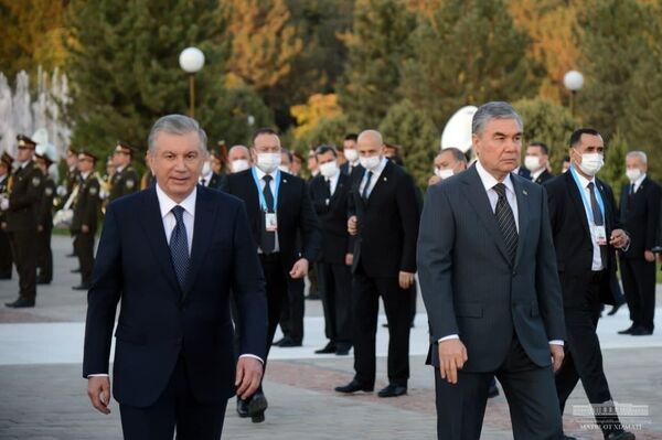 Prezident Turkmenistana Gurbanguli Berdimuxamedov pribil v Uzbekistan s ofitsialnim vizitom. - Sputnik O‘zbekiston