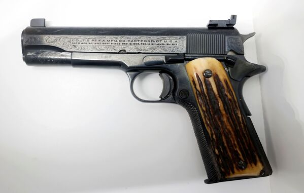 Любимый пистолет Аль Капоне — &quot;Кольт&quot; 45 калибра. Его уже оценили в 150 тысяч долларов. - Sputnik Узбекистан