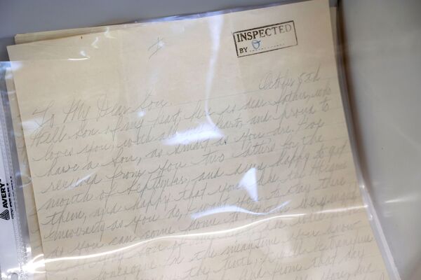 Личное письмо сыну Сонни, которое Аль Капоне написал в тюрьме Алькатрас. Родственники гангстера считают это самым ценным лотом.   - Sputnik Узбекистан
