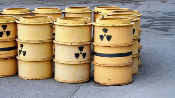 Баки с радиактивными отходами - Sputnik Ўзбекистон