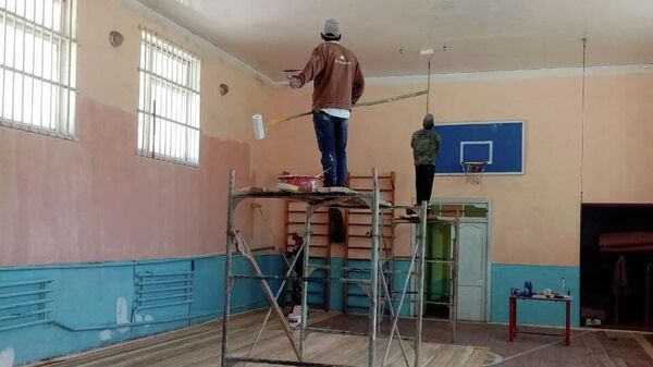 Ремонт спортзала в школе №58 Шахрисабзского района Кашкадарьинской области - Sputnik Узбекистан