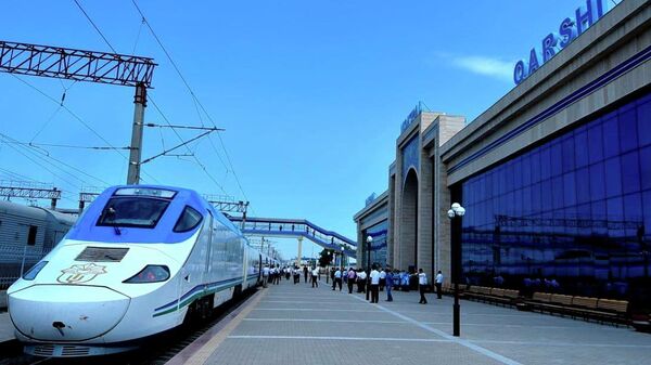 Между Карши и Самаркандом запустят высокоскоростной поезд Afrosiyob - Sputnik Ўзбекистон