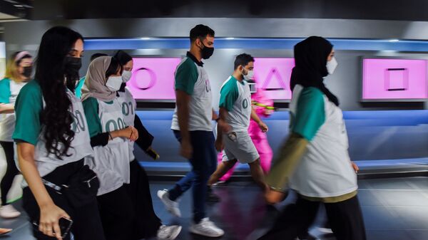 Участники «Игры в кальмара» в Корейском культурном центре в Абу-Даби, ОАЭ - Sputnik Ўзбекистон
