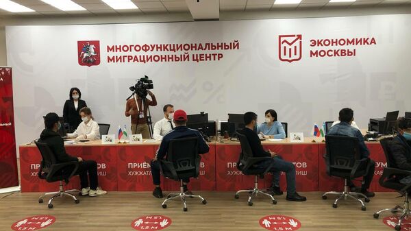 Набор первых 10 тысяч узбекистанцев для работы на стройках России - Sputnik Ўзбекистон